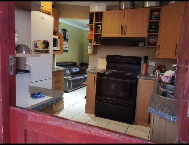 2 BEDROOM FREEHOLD SOLD IN MPOPHOMENI